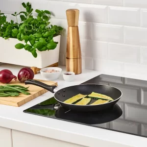 ماهیتابه ایکیا با روکش نچسب مشکی سایز 24 مدل TAGGHAJ