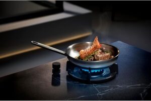 ماهیتابه فولاد ضد زنگ WMF سایز 28 سانتی متر