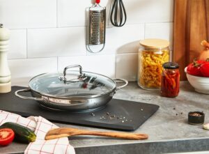ماهیتابه با درب شیشه ای سایز 26 روکش فولاد ضد زنگ WMF