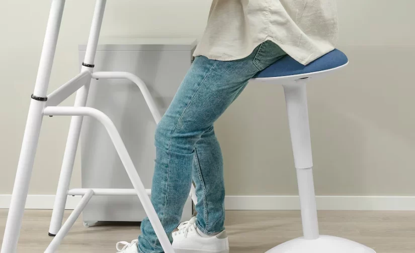 تکیه‌گاه ایستاده سفید/آبی تیره ایکیا مدل NILSERIK