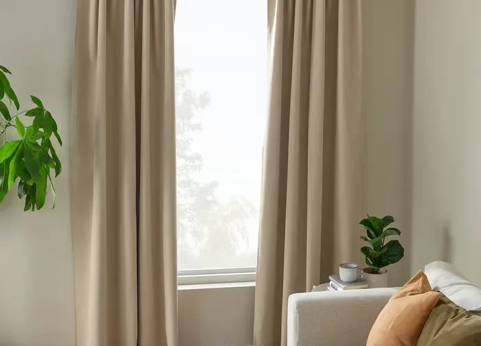 یک جفت پرده‌ ضخیم زرد/بژ با نوار تزئینی ایکیا 135*300 مدل ROSENMANDEL