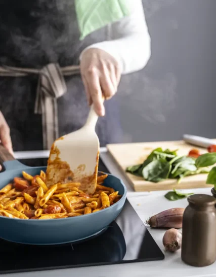ماهیتابه با روکش نچسب/چوبی خاکستری تیره-آبی سایز ۲۴ ایکیا مدل KLIPPFISK