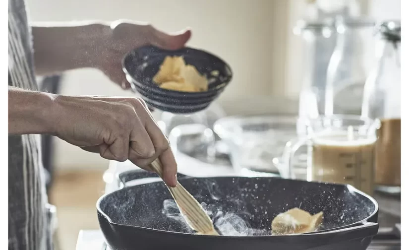 ماهیتابه چدنی سایز ۳۲ سانتیمتر ایکیا مدل VARDAGEN