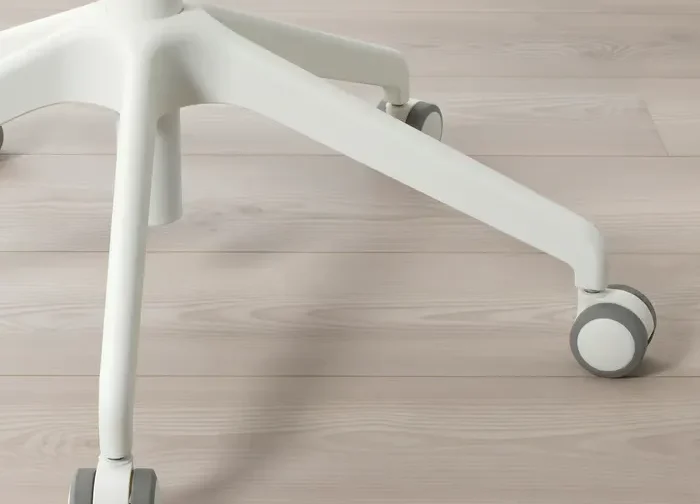 صندلی اداری دسته‌دار رنگ بژ/سفید ایکیا مدل HATTEFJÄLL