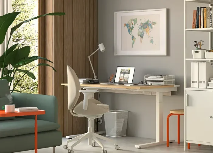 صندلی اداری دسته‌دار رنگ بژ/سفید ایکیا مدل HATTEFJÄLL