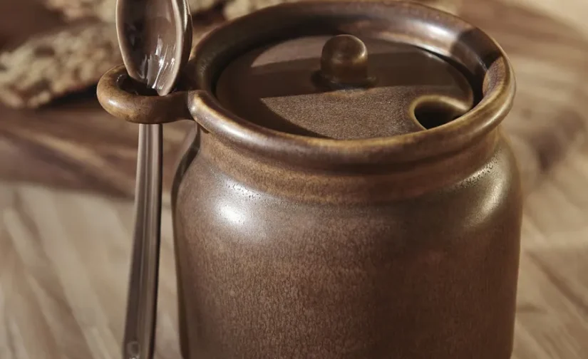 جار دربدار با قاشق قهوه‌ای ۰.۳ لیتر ایکیا مدل KÖSSEBÄR