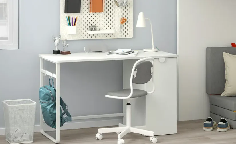 میز تحریر با فضای ذخیره‌سازی کشویی سفید سایز ۱۲۰x۵۸ ایکیا مدل LÄRANDE