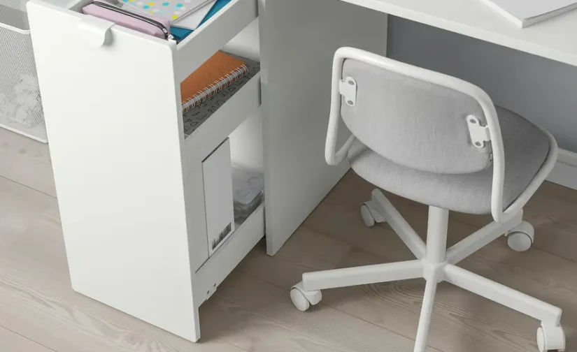 میز تحریر با فضای ذخیره‌سازی کشویی سفید سایز ۱۲۰x۵۸ ایکیا مدل LÄRANDE