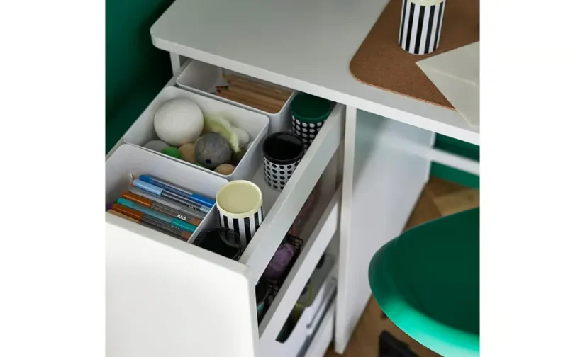 میز تحریر با فضای ذخیره‌سازی کشویی سفید سایز ۱۲۰x۵۸ ایکیا مدل LÄRANDE