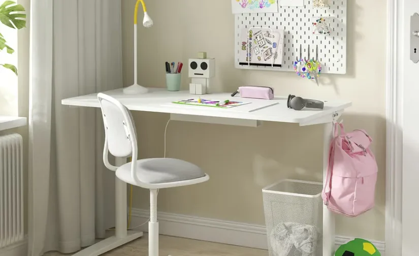 میز تحریر سفید سایز ۱۱۷x۶۰ ایکیا مدل RELATERA