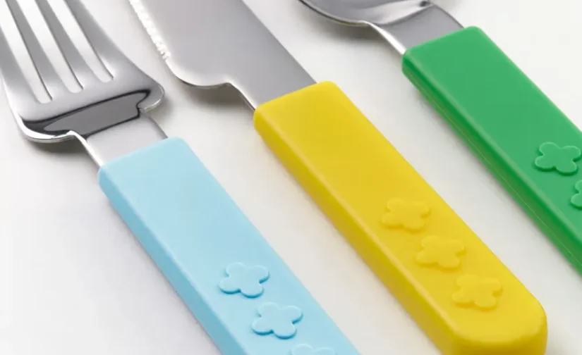 سرویس قاشق و چنگال کودک ۳ تکه رنگ‌های متنوع ایکیا مدل SMASKA