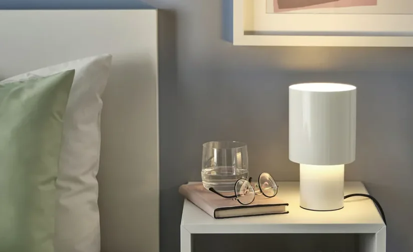 چراغ رومیزی سفید/قابل تنظیم نور ۲۲ سانتی‌متر ایکیا مدل SPETSBOJ