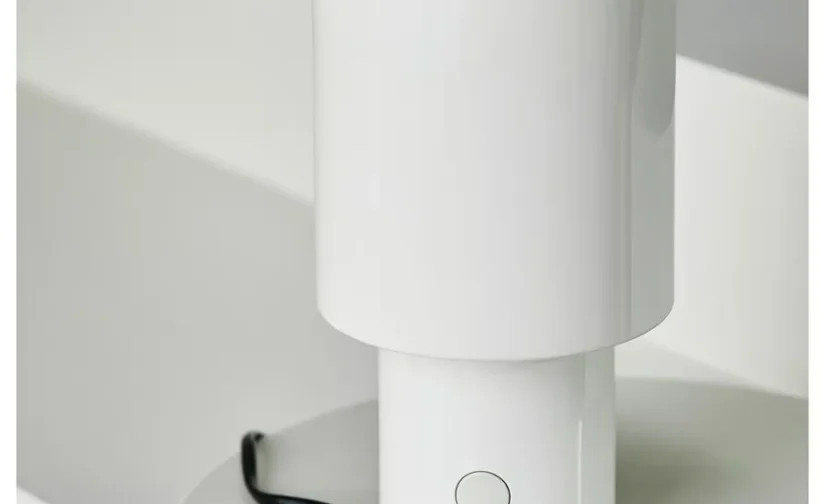 چراغ رومیزی سفید/قابل تنظیم نور ۲۲ سانتی‌متر ایکیا مدل SPETSBOJ