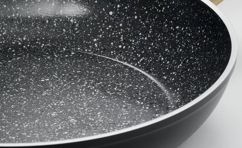 ماهیتابه روکش نچسب مشکی سایز 28 ایکیا مدل HUSKNUT