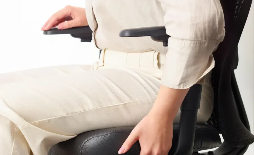 صندلی اداری با دسته مشکی ایکیا مدل JÄRVFJÄLLET