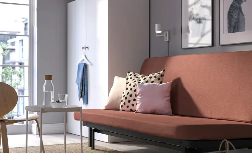 مبل تختخواب شو سه نفره با تشک فومی / رنگ قرمز و قهوه ای ایکیا مدل NYHAMN