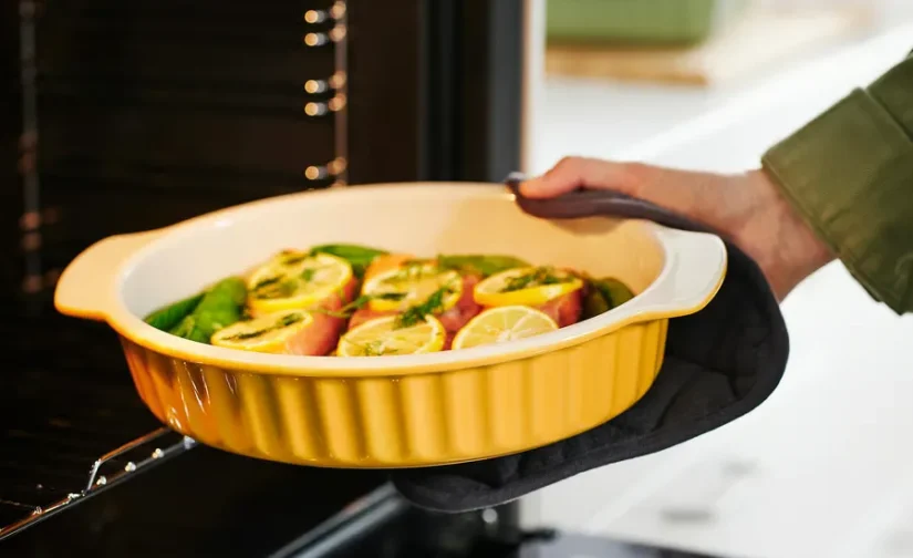 ظرف فر بیضی/زرد روشن سایز ۳۲x۲۱ ایکیا مدل POETISK