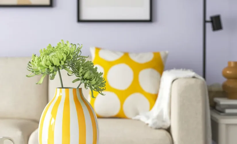 گلدان سفید/زرد راه راه ۲۵ سانتی‌متری ایکیا مدل BLODBJÖRK