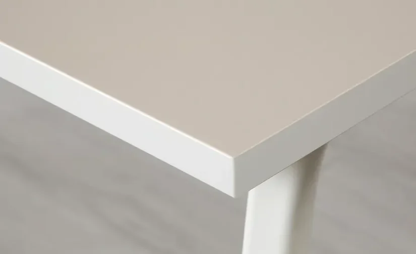 میز تحریر بژ سایز ۱۴۰x۸۰ ایکیا مدل HUVUDSPELARE