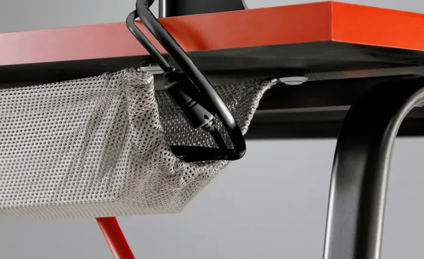 میز تحریر مشکی سایز ۱۴۰x۸۰ ایکیا مدل HUVUDSPELARE