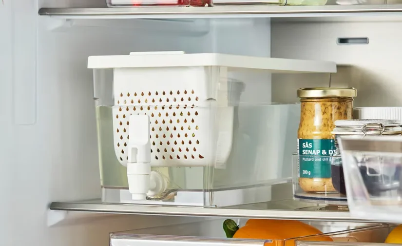 ظرف با درب شیشه‌ای برای یخچال شفاف ۴.۵ لیتر ایکیا مدل KLIPPKAKTUS