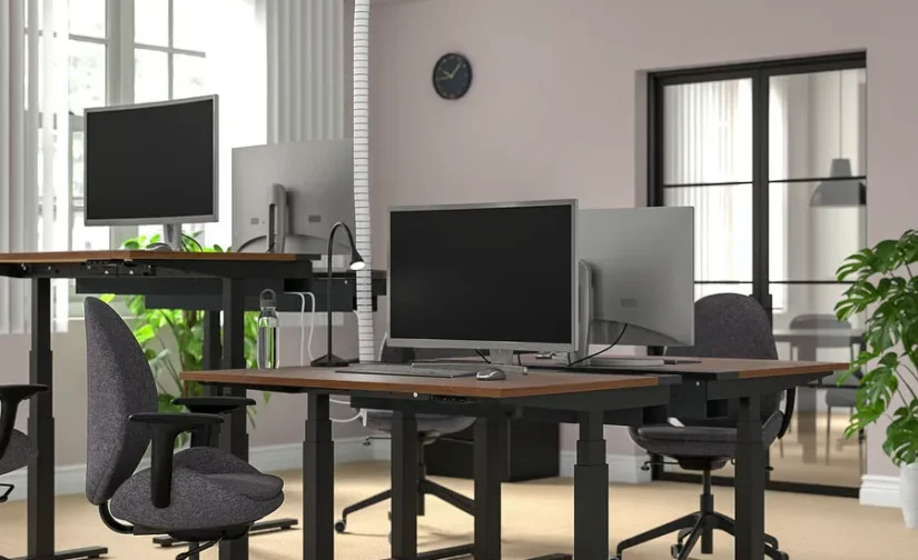 میز با قابلیت تنظیم ارتفاع برقی روکش گردو / مشکی سایز 120*80 ایکیا مدل MITTZON