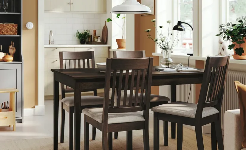 میز روکش راش با رنگ قهوهای تیره سایز ۱۳۰x۸۰ ایکیا مدل NÄSINGE