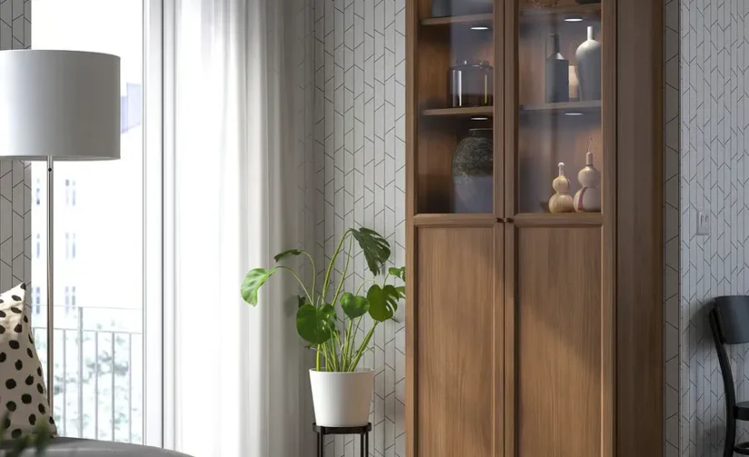 کتابخانه با درهای شیشهای/پانلی قهوه ای گردویی سایز ۸۰x۳۰x۲۰۲ ایکیا مدل BILLY / OXBERG