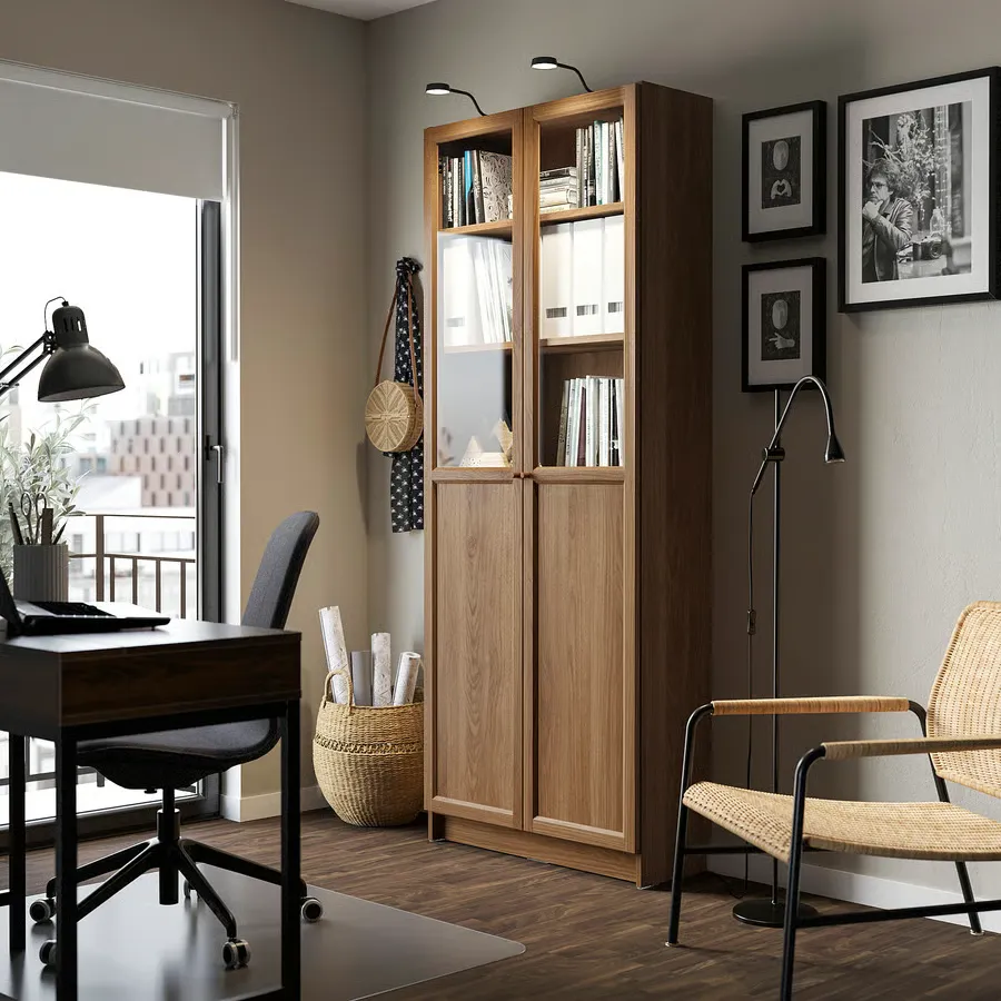 کتابخانه با درهای شیشهای/پانلی قهوه ای گردویی سایز ۸۰x۳۰x۲۰۲ ایکیا مدل BILLY / OXBERG