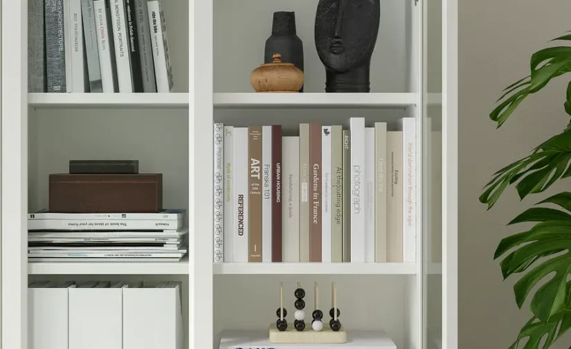 کتابخانه با درهای شیشه‌ای/پانلی سفید سایز ۸۰x۳۰x۲۰۲ ایکیا مدل BILLY / OXBERG