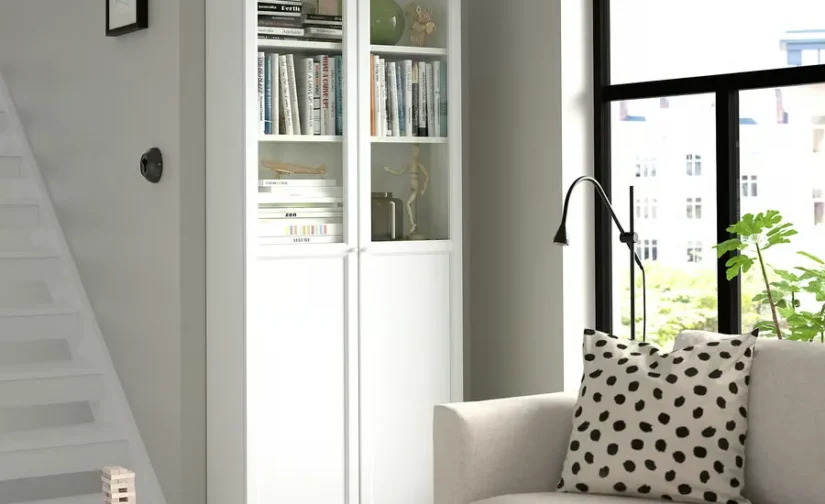 کتابخانه با درهای شیشه‌ای/پانلی سفید سایز ۸۰x۳۰x۲۰۲ ایکیا مدل BILLY / OXBERG