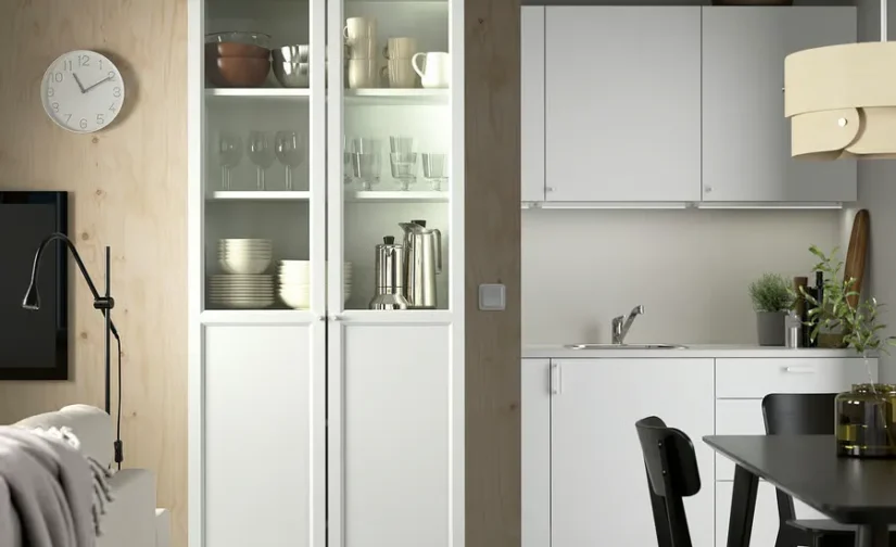 کتابخانه با درهای شیشه‌ای/پانلی سفید سایز ۸۰x۳۰x۲۰۲ ایکیا مدل BILLY / OXBERG