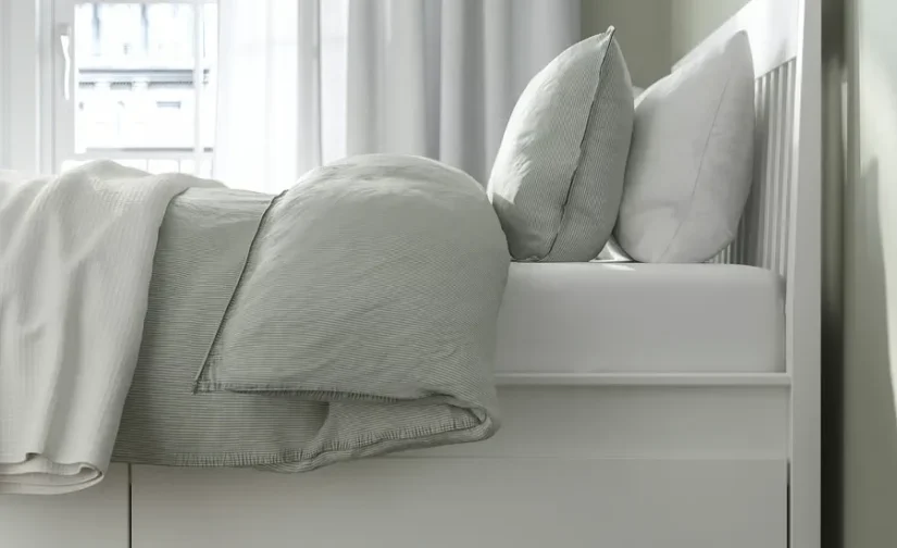 قاب تخت خواب با فضای ذخیرهسازی رنگآمیزی سفید سایز۱۸۰x۲۰۰ ایکیا مدل IDANÄS