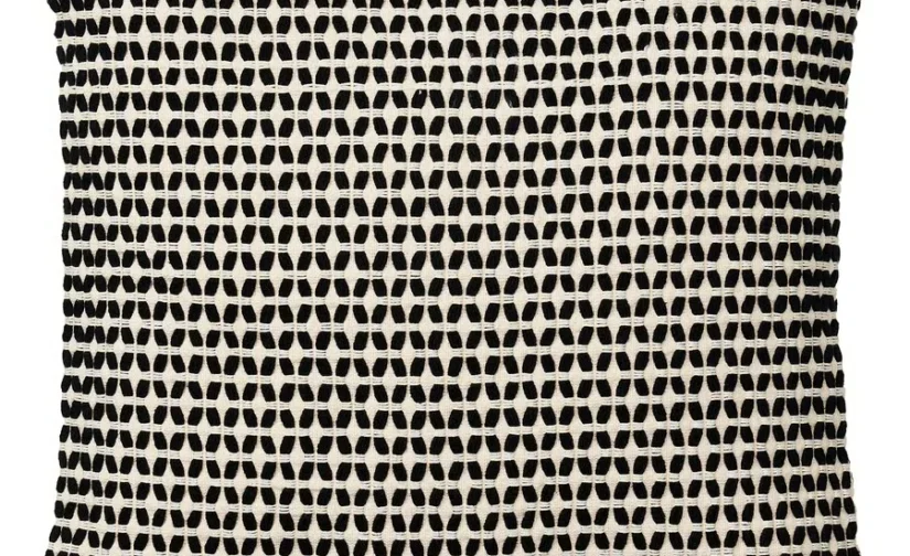 روکش کوسن بژ/مشکی ۵۰x۵۰ سانتی‌متر ایکیا مدل KUSTFLY