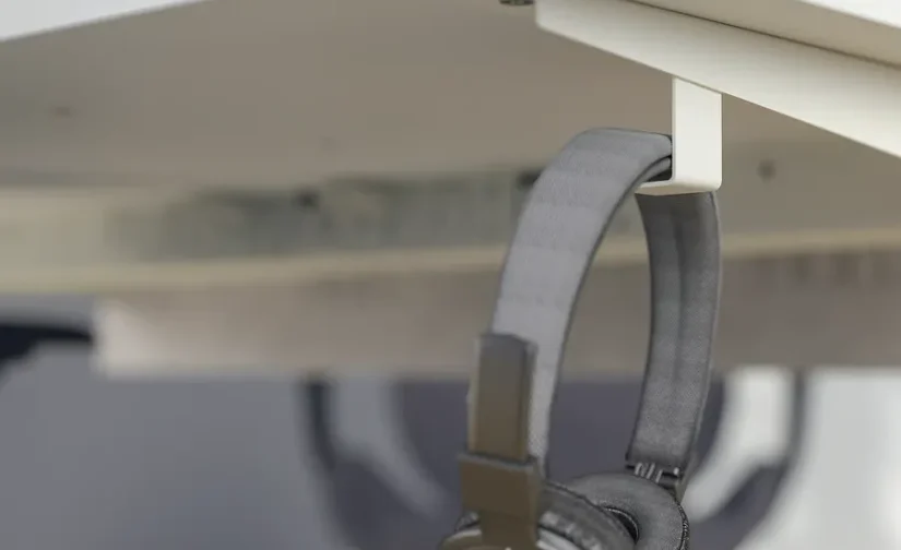 میز تحریر سفید سایز ۱۶۰x۸۰ ایکیا مدل MITTZON