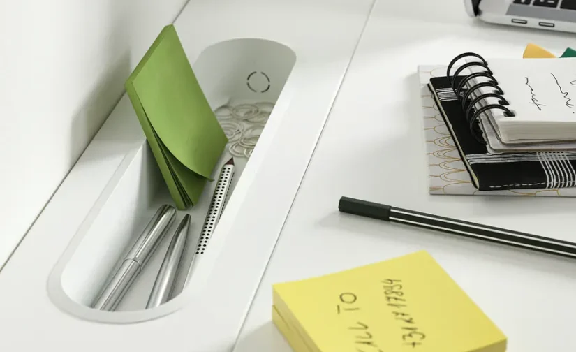 میز تحریر سفید سایز ۱۶۰x۸۰ ایکیا مدل MITTZON