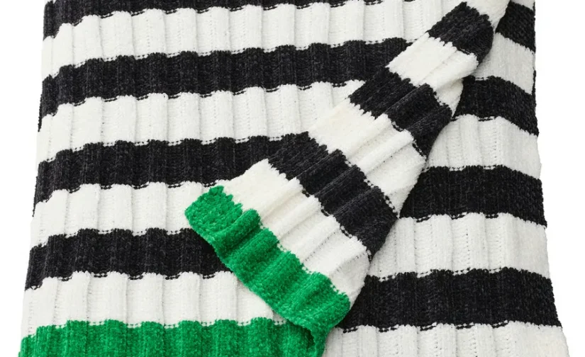 شال مبل طرح مشکی/سفید سایز ۱۳۰x۱۷۰ ایکیا مدل MOSSMOTT