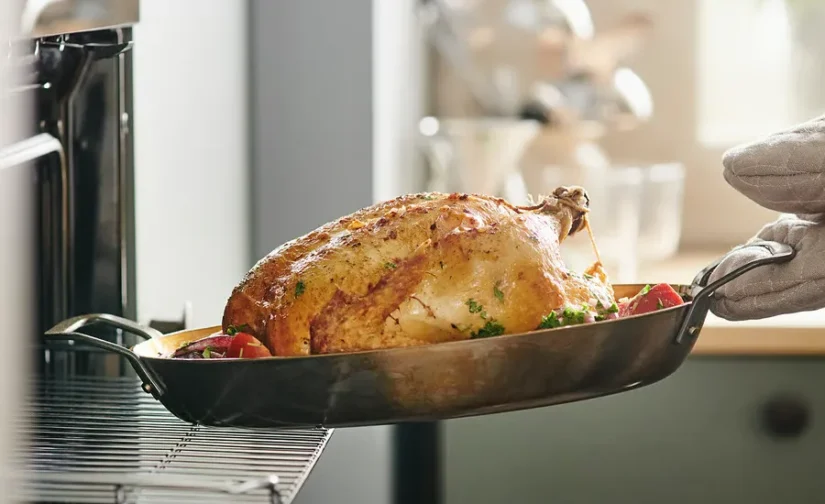 ماهیتابه بیضی شکل از جنس استیل کربنی ابعاد 32x22 ایکیا مدل VARDAGEN