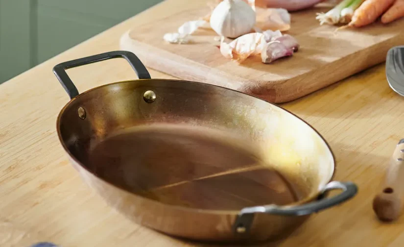 ماهیتابه بیضی شکل از جنس استیل کربنی ابعاد 32x22 ایکیا مدل VARDAGEN