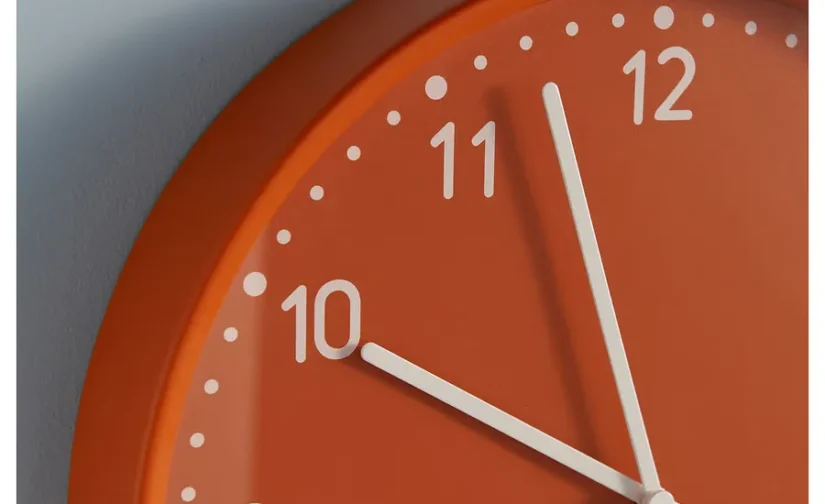 ساعت دیواری نارنجی سایز ۳۸ سانتی‌متر ایکیا مدل BONDIS