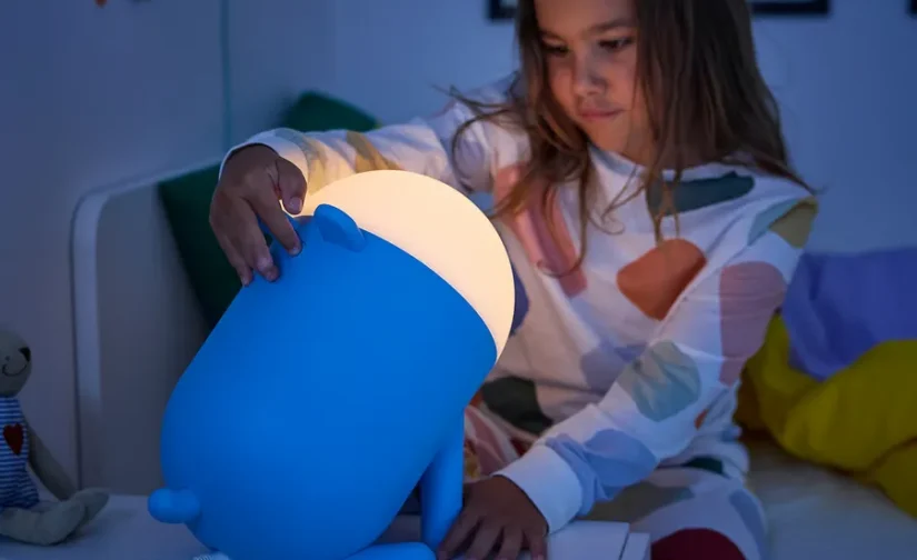 چراغ رومیزی کودک LED قابل تنظیم نور/آبی سگی ایکیا مدل GREJSIMOJS