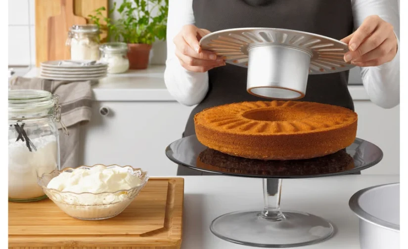 قالب کیک با پایه شل نقرهای رنگ ایکیا مدل VARDAGEN