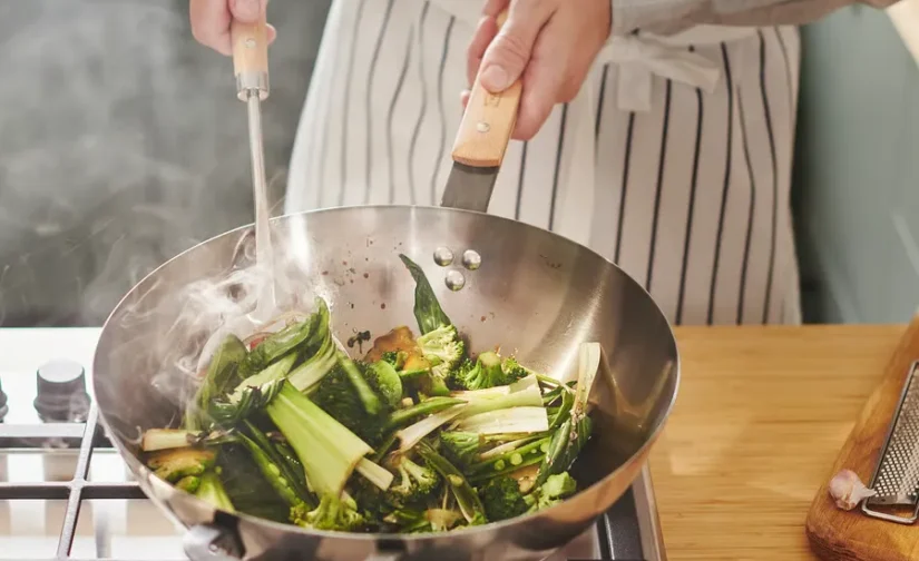 وک با درب شیشه/فولاد کربنی راش سایز ۳۲ ایکیا مدل VARDAGEN