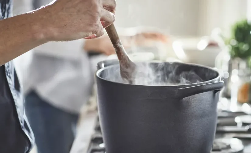 قابلمه با درب، چدن لعابدار مات / مشکی، ۵ لیتر ایکیا مدل VARDAGEN