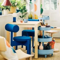 میز و ۲ صندلی، چوب کاج/نابک آبی روشن، ۷۰x۷۰ سانتی‌متر ایکیا مدل IKEA PS 2026
