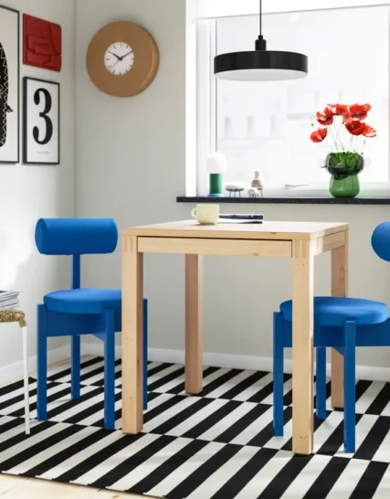 میز و ۲ صندلی، چوب کاج/نابک آبی روشن، ۷۰x۷۰ سانتی‌متر ایکیا مدل IKEA PS 2026