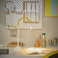 چراغ رومیزی LED، زرد/سفید ایکیا مدل NÄVLINGE